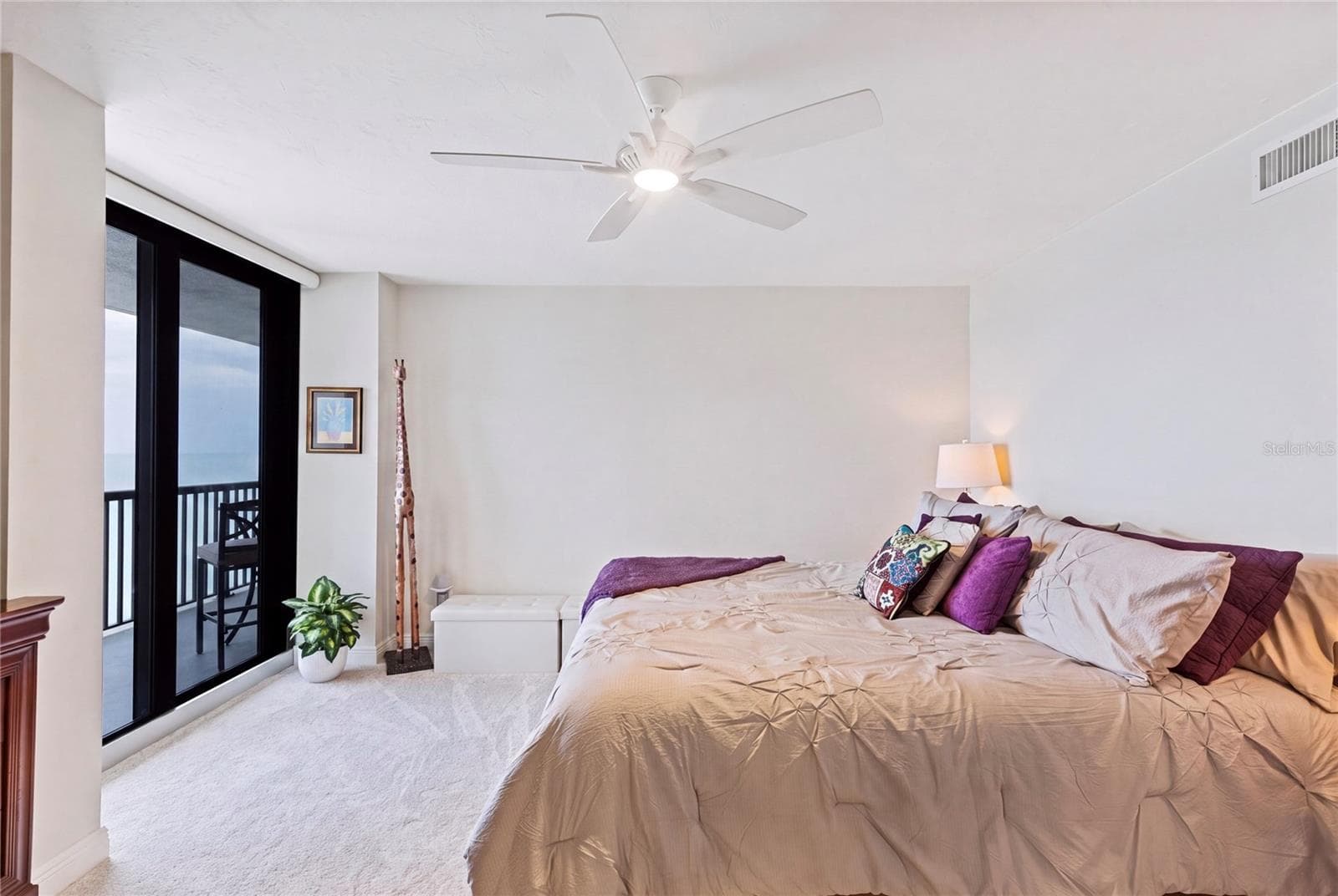 The third bedroom with equally beautiful views. - 1660 GULF BLVD #PH1, CLEARWATER BEACH