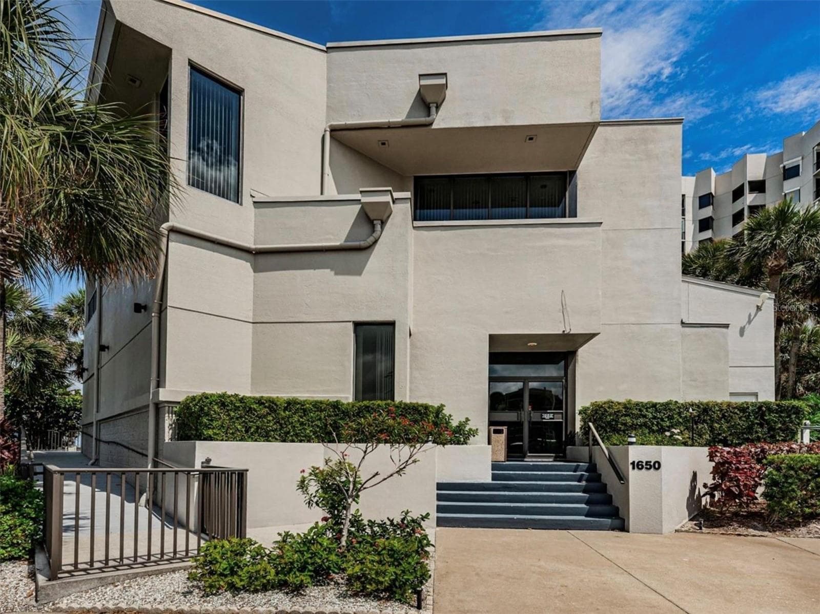 Dans Island amentiy building - 1660 GULF BLVD #PH1, CLEARWATER BEACH