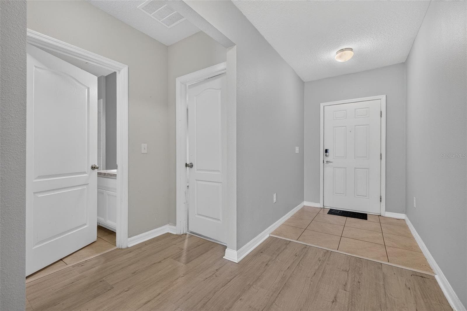 Single Family Residence at 573 LUCERNE BLVD, WINTER HAVEN, photo 10 of 40