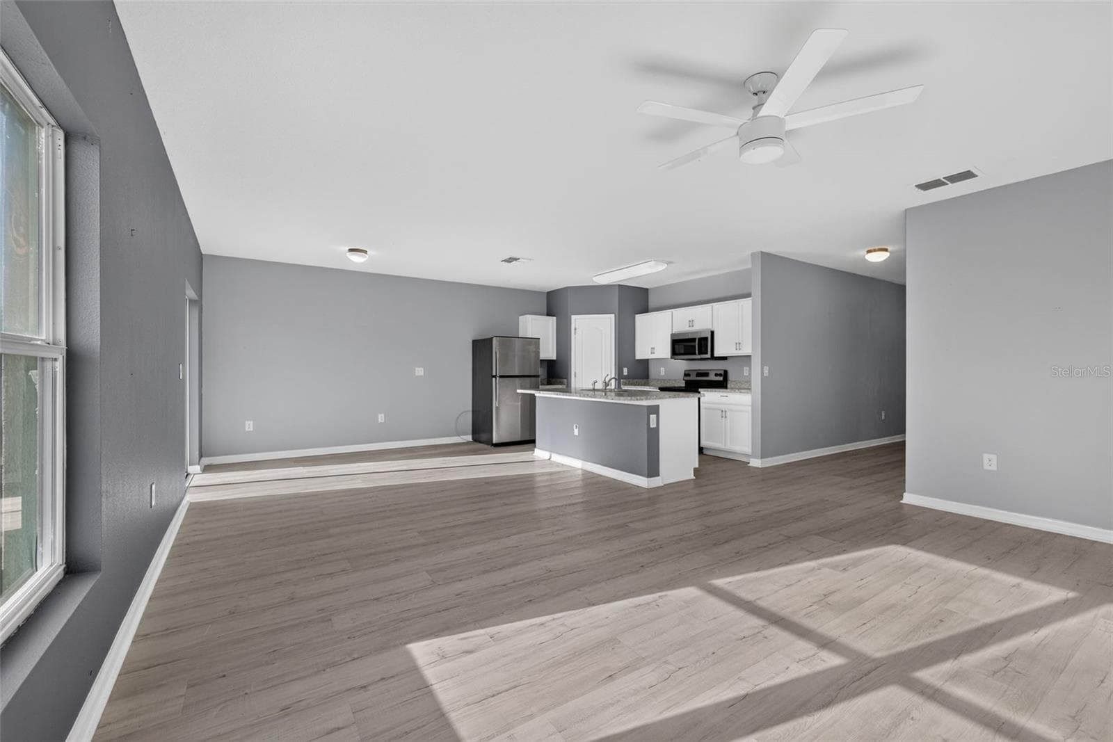 Single Family Residence at 573 LUCERNE BLVD, WINTER HAVEN, photo 32 of 40