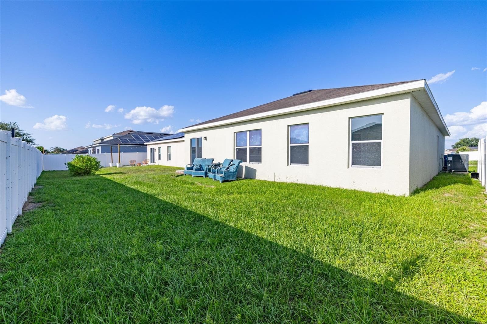 Single Family Residence at 573 LUCERNE BLVD, WINTER HAVEN, photo 36 of 40