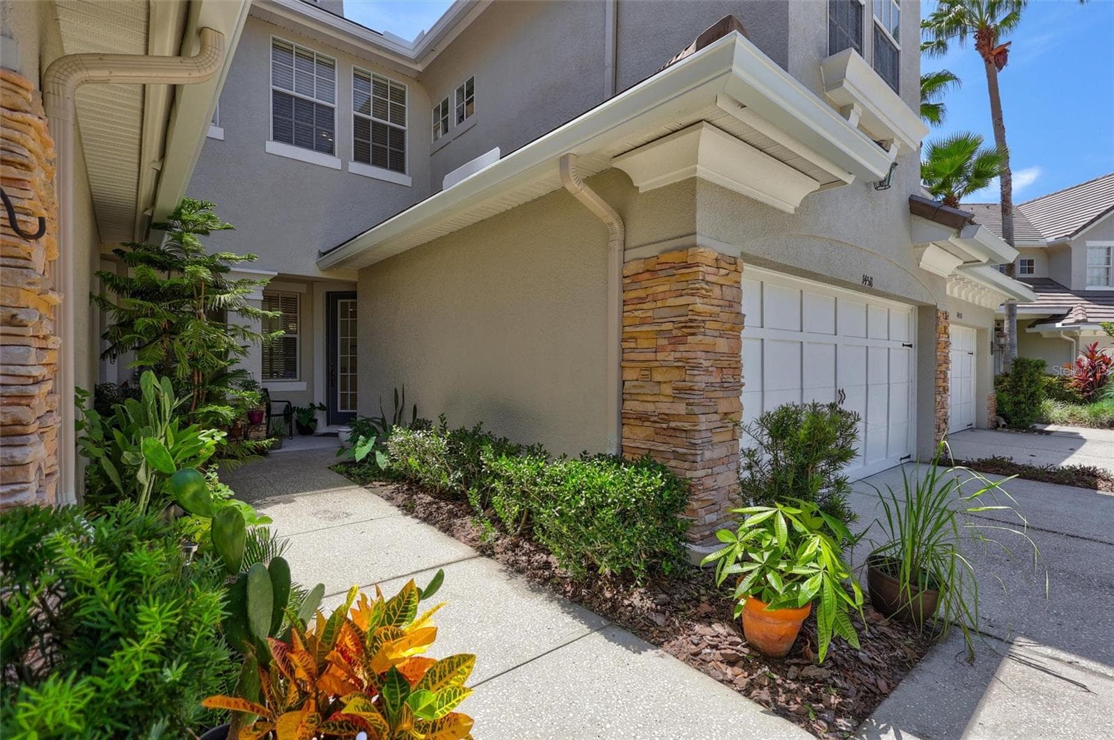 Townhouse at 14511 MIRABELLE VISTA CIR, TAMPA, photo 3 of 46
