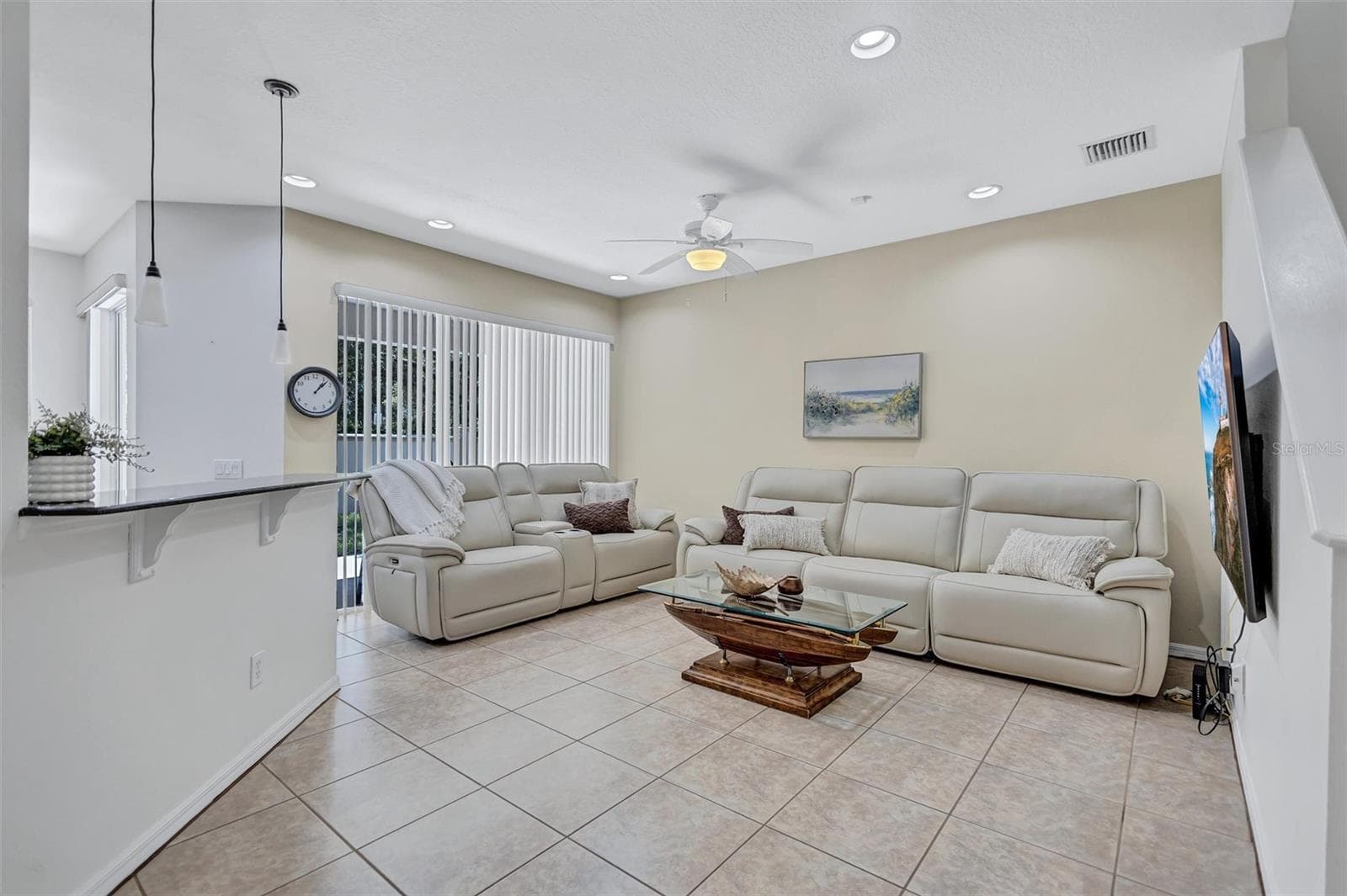 Townhouse at 14511 MIRABELLE VISTA CIR, TAMPA, photo 16 of 46