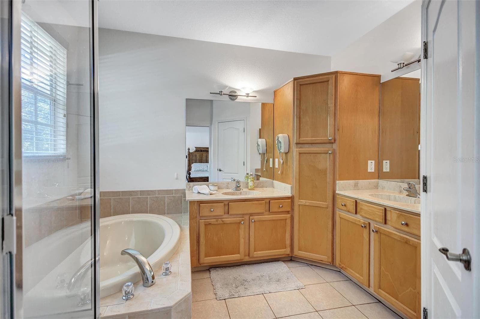 Townhouse at 14511 MIRABELLE VISTA CIR, TAMPA, photo 23 of 46