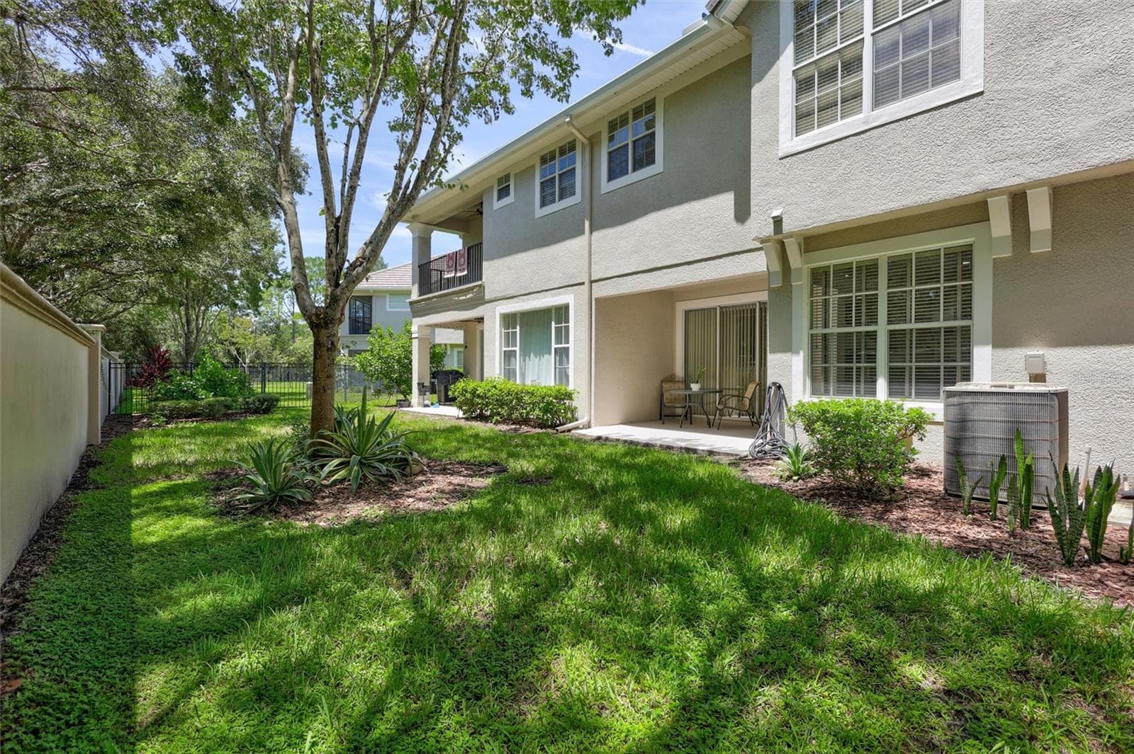 Townhouse at 14511 MIRABELLE VISTA CIR, TAMPA, photo 33 of 46