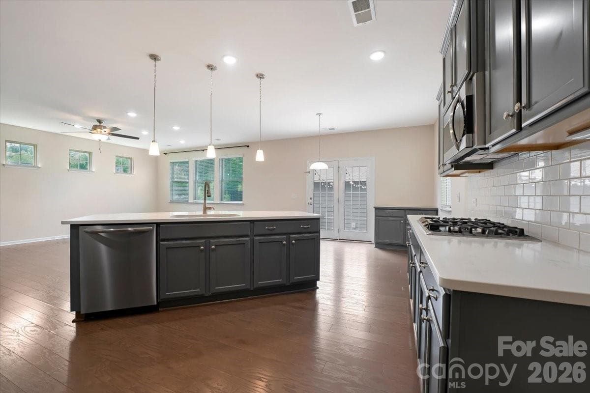 Single Family Residence at 15505 Davidson East Drive, Davidson, photo 13 of 48