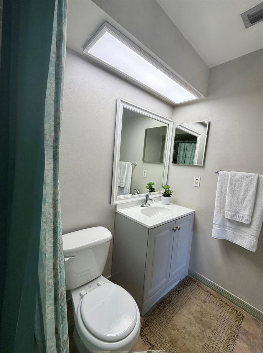 Single Family Residence at 13635 BERKSHIRE CT, GRAND ISLAND, photo 27 of 34