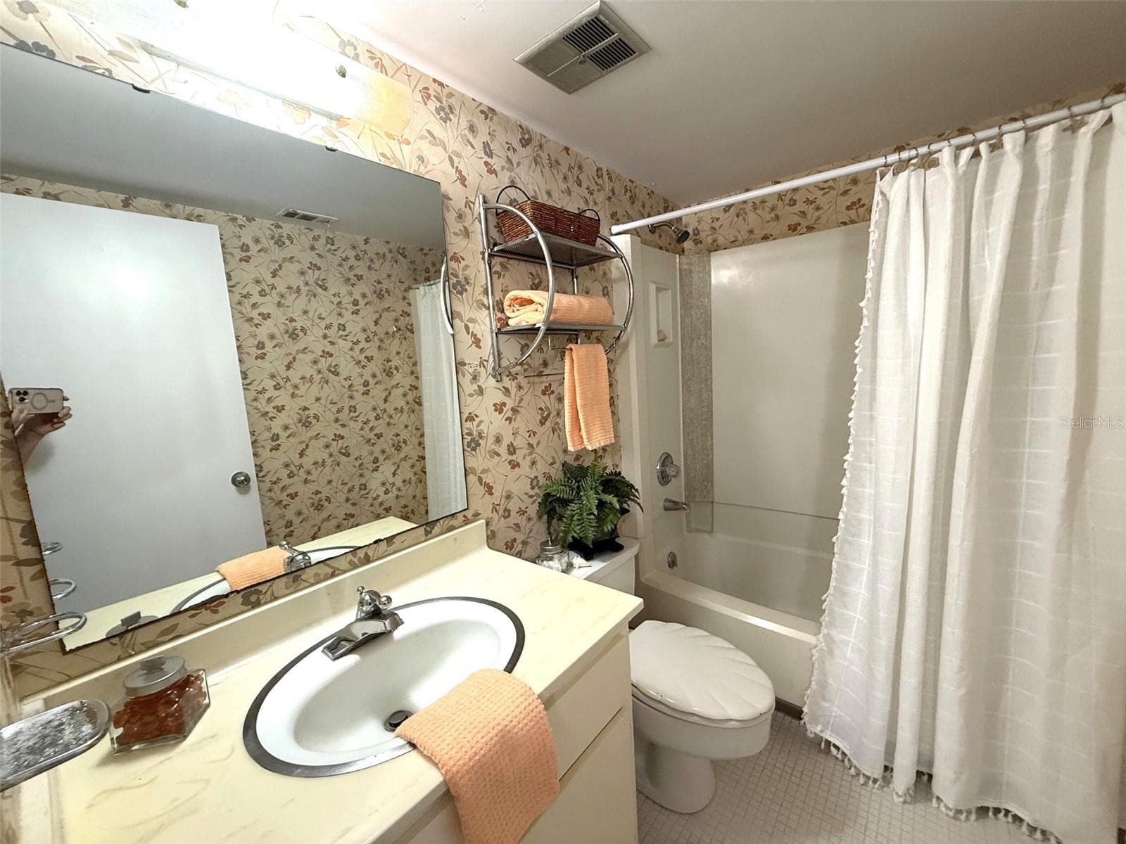 GUEST BATHROOM - 42 CLUB HOUSE DR #207, PALM COAST