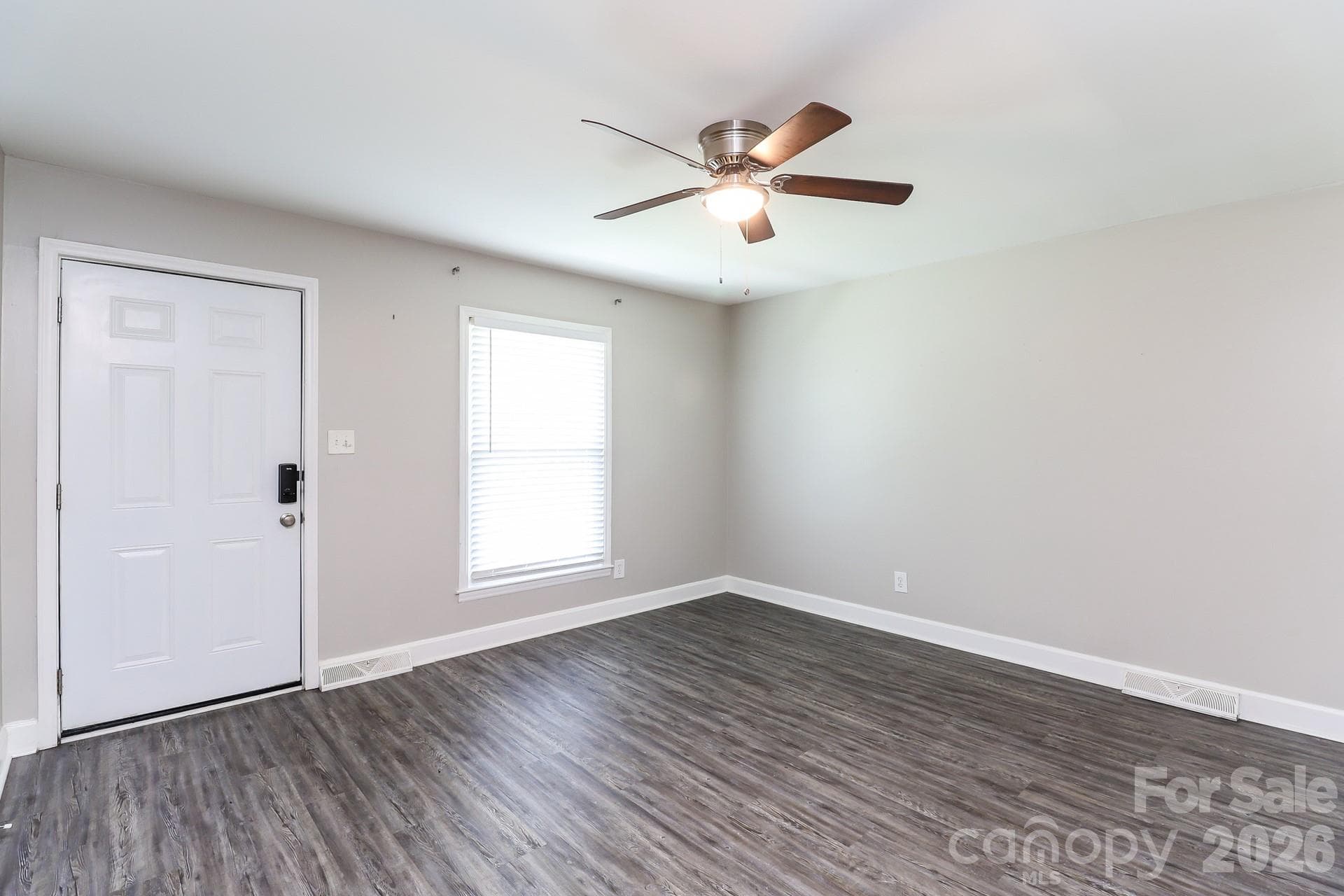 Single Family Residence at 6424 Springfield Drive, Charlotte, photo 4 of 21