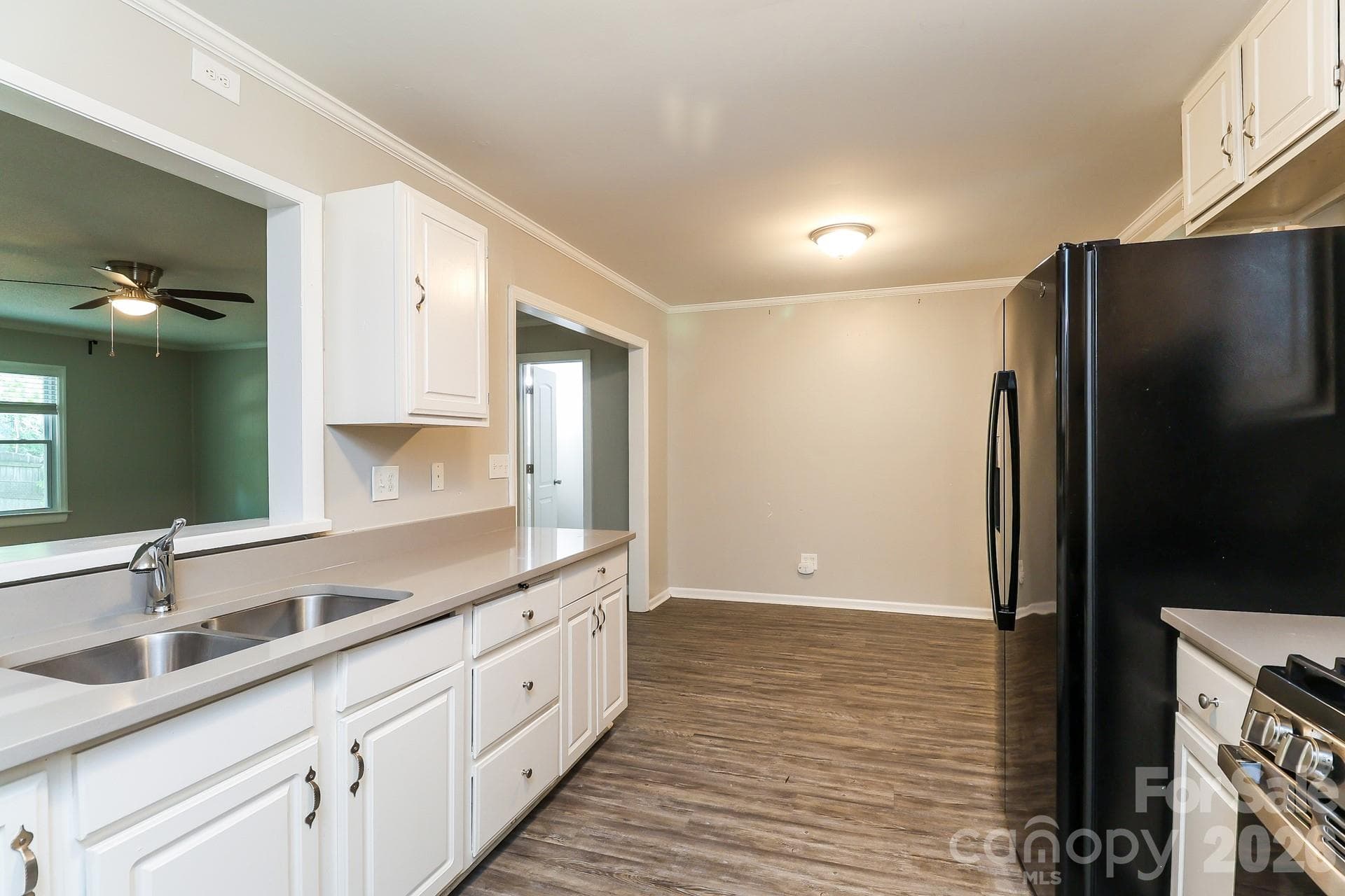 Single Family Residence at 6424 Springfield Drive, Charlotte, photo 8 of 21