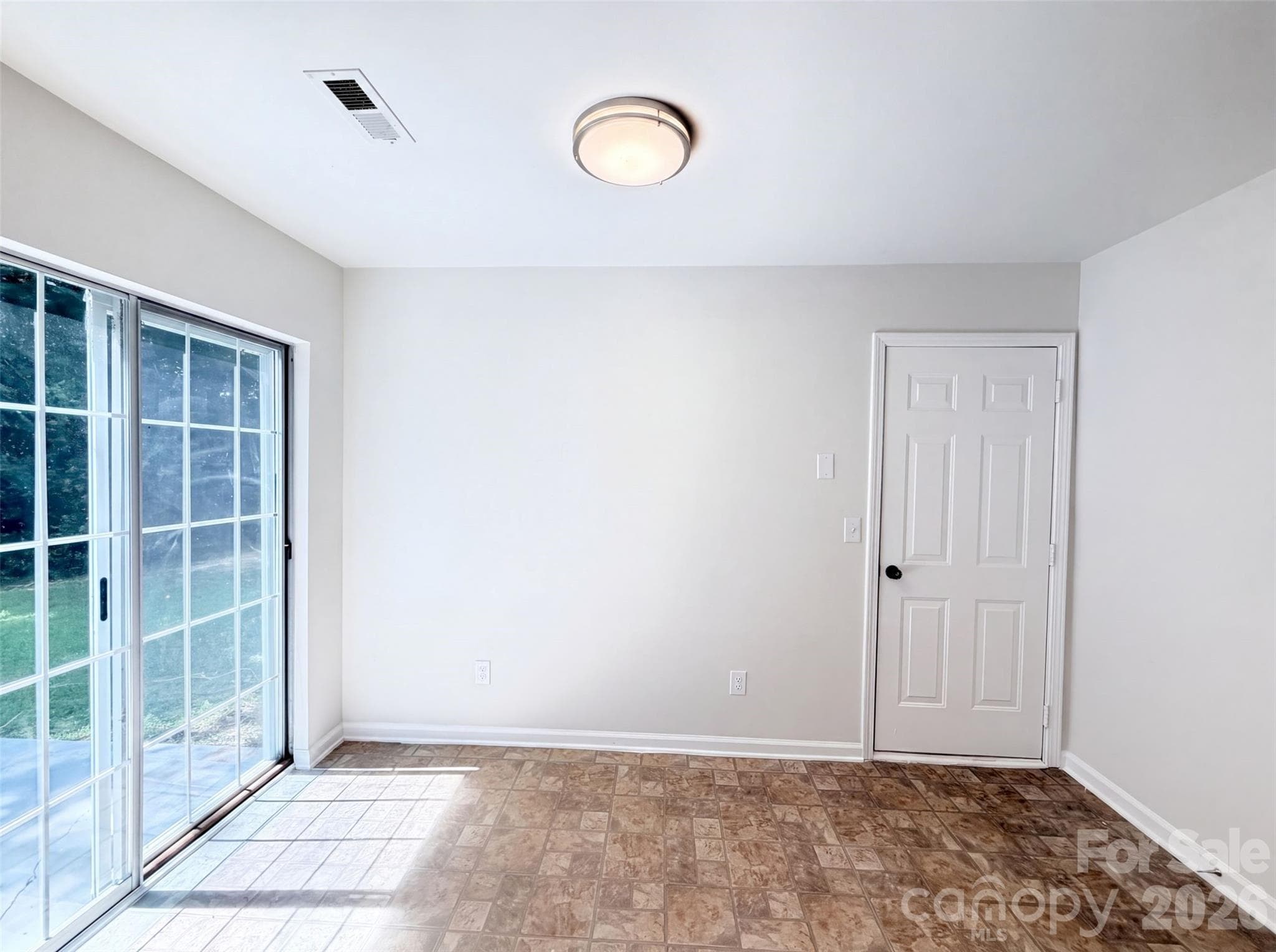 Single Family Residence at 14542 Arbor Ridge Drive, Charlotte, photo 7 of 20