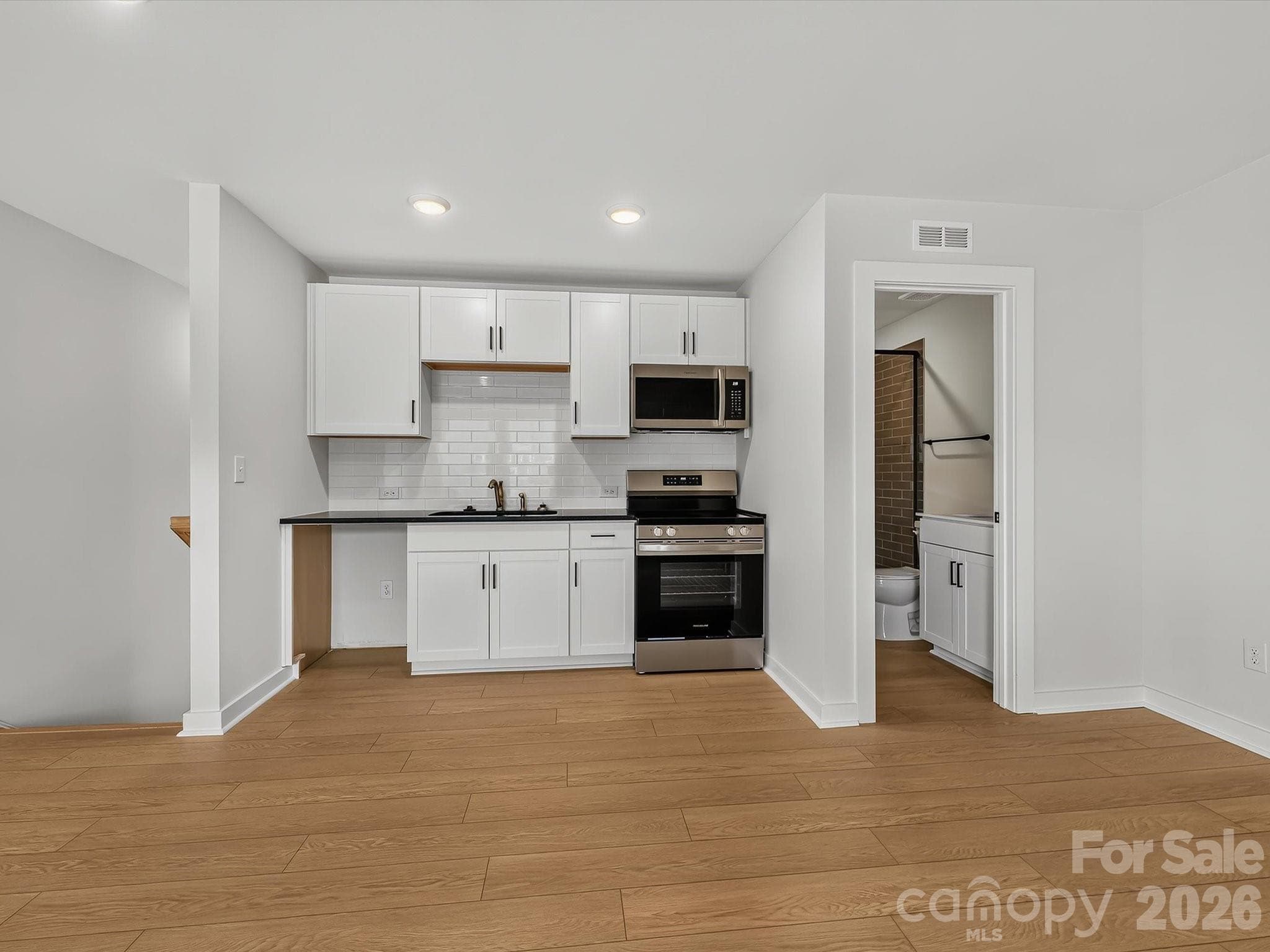 Garage Retreat - Kitchenette - 11411 Prosperity Church Road, Huntersville