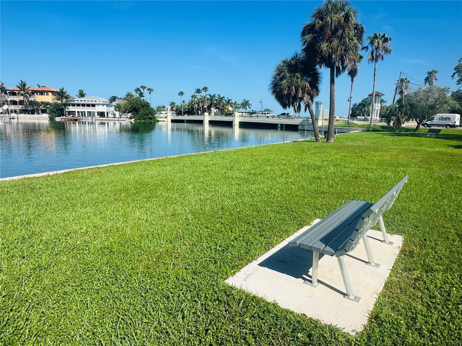 Bridge, fishing and pet friendly - 200 PARK ST N, ST PETERSBURG
