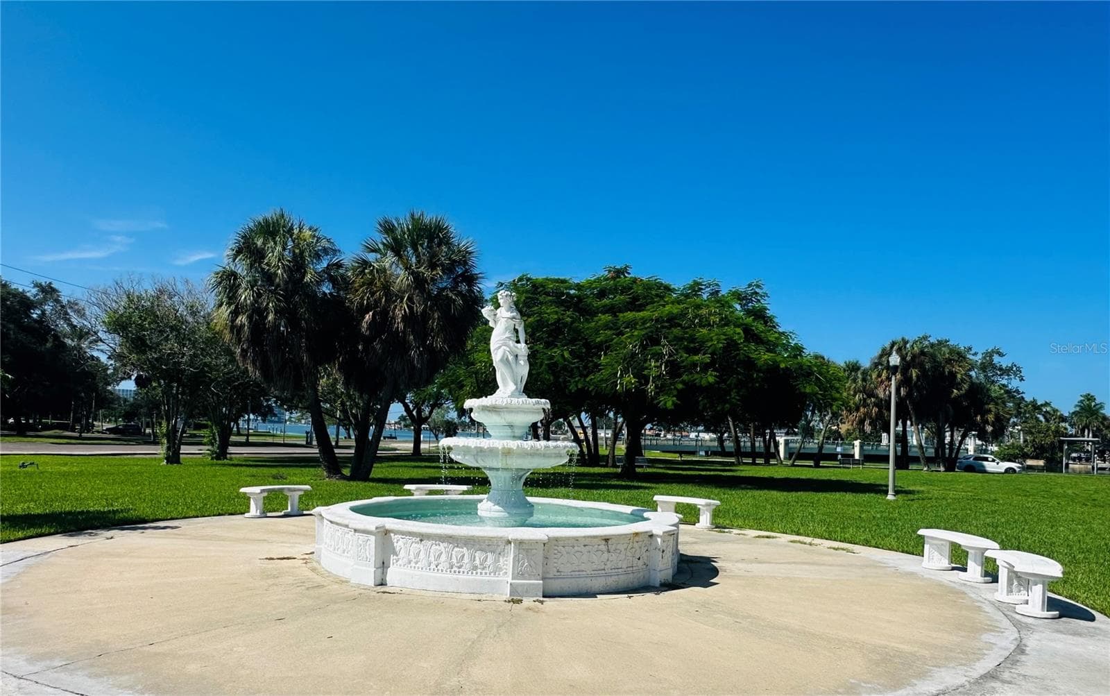 Sunset Park Fountain - 200 PARK ST N, ST PETERSBURG