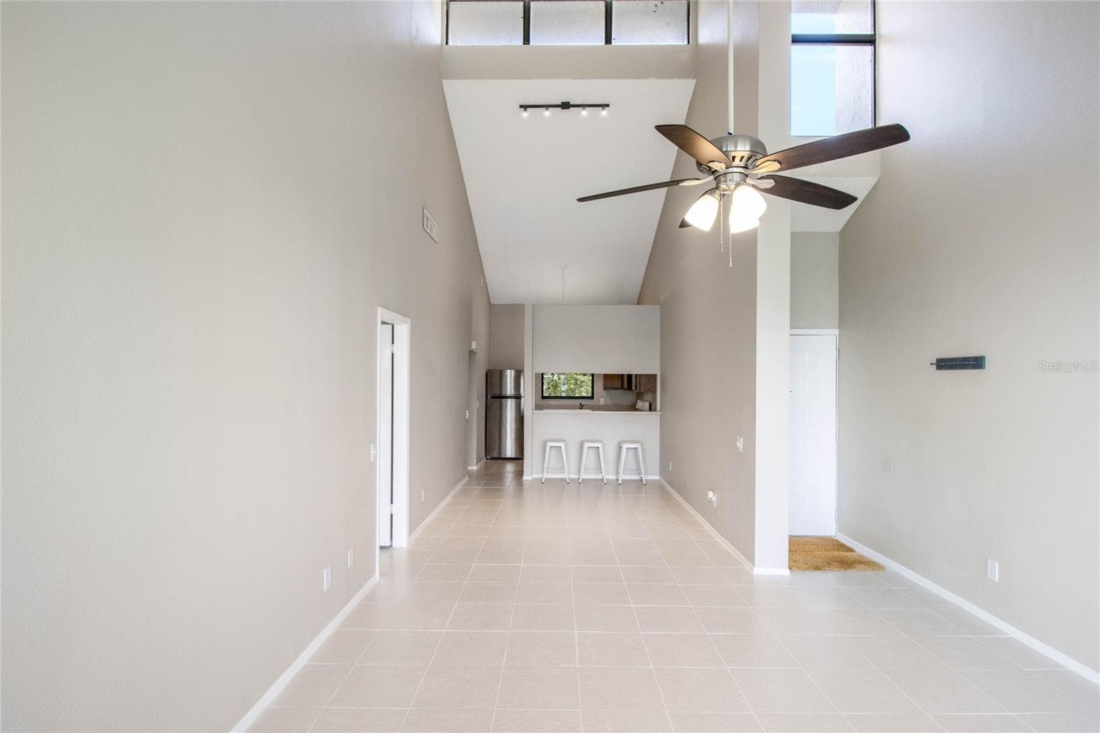 Condominium at 410 LAUREL COVE WAY, WINTER HAVEN, photo 6 of 33