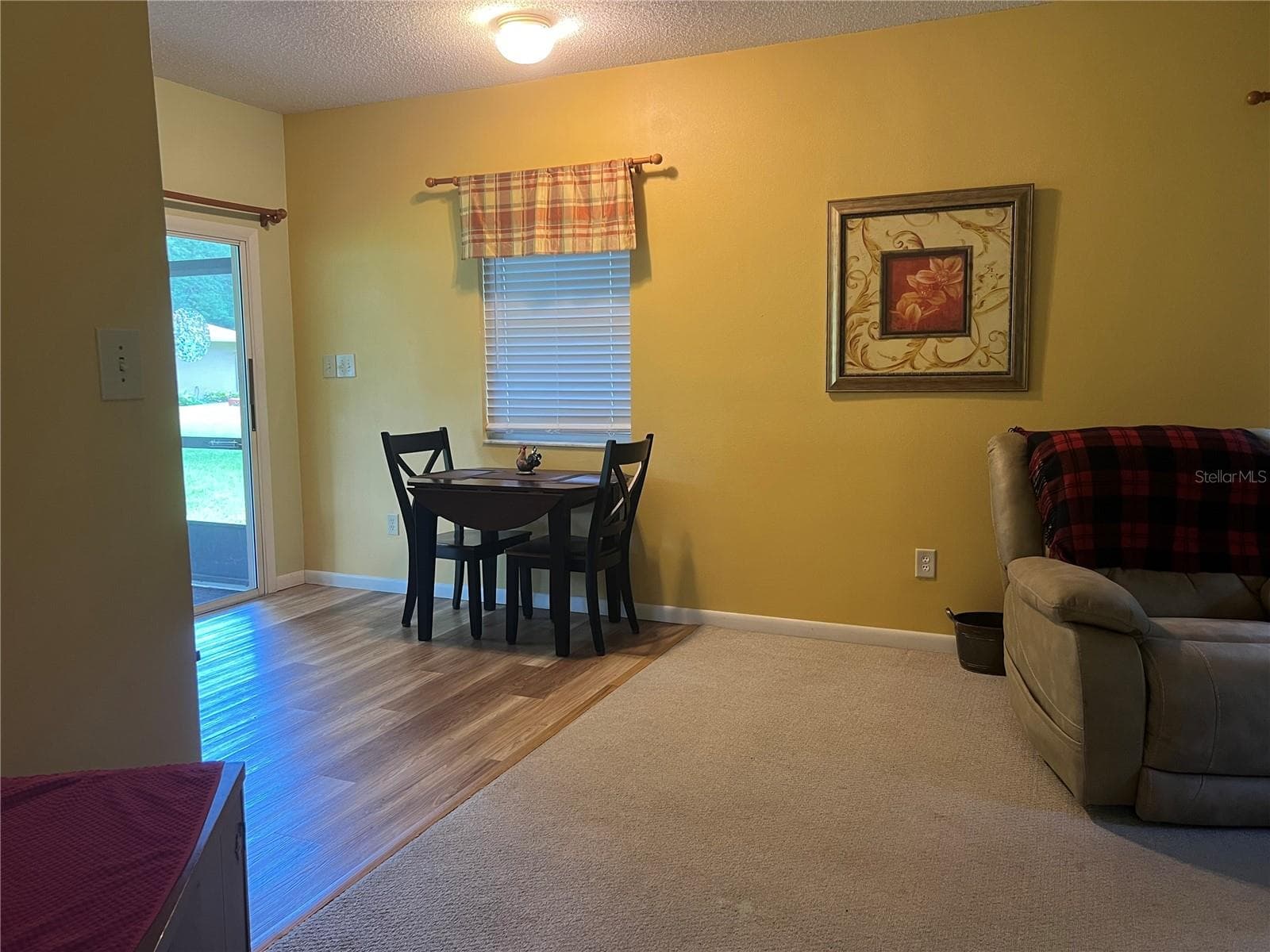 Guest House Eat-In Kitchen Table - 267 N ORANGE AVE, LAKE HELEN