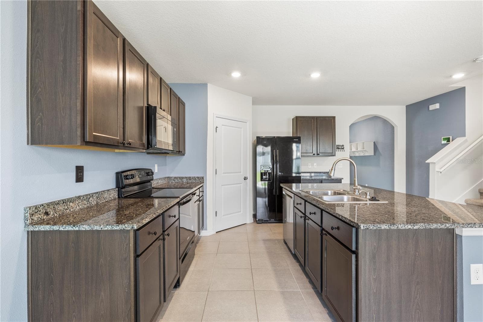 Single Family Residence at 10212 GOLDEN LIGHT CT, RIVERVIEW, photo 15 of 48