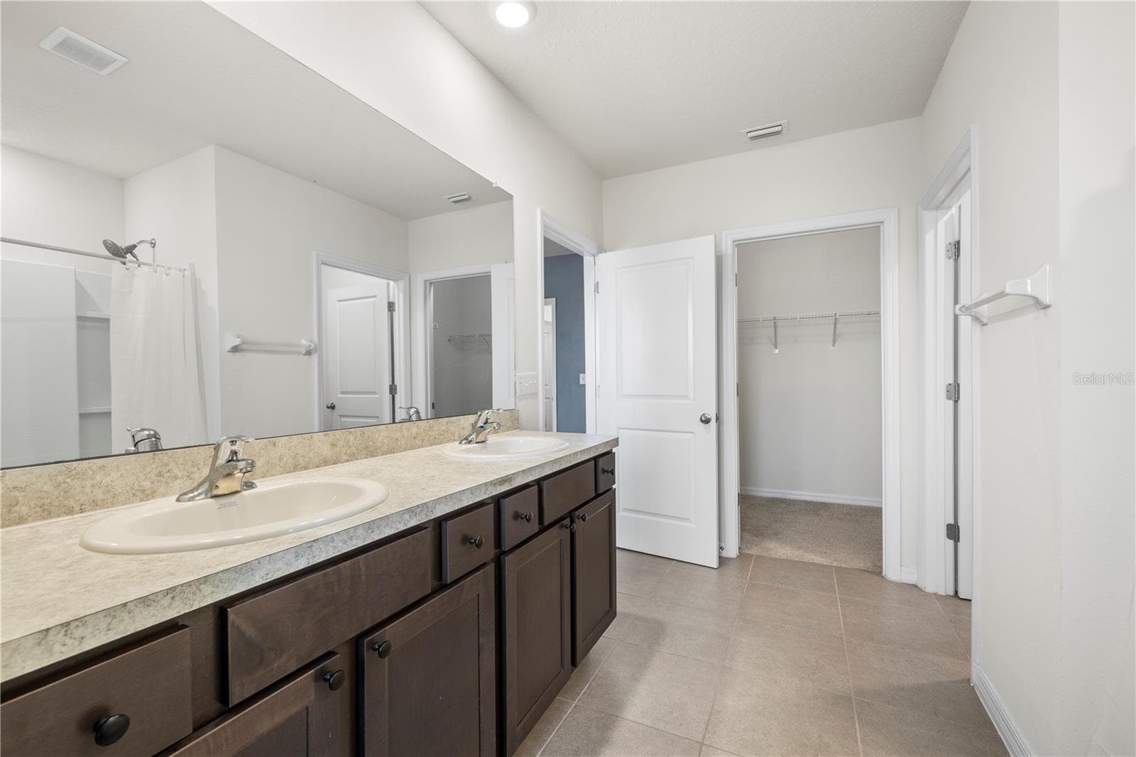 Single Family Residence at 10212 GOLDEN LIGHT CT, RIVERVIEW, photo 33 of 48