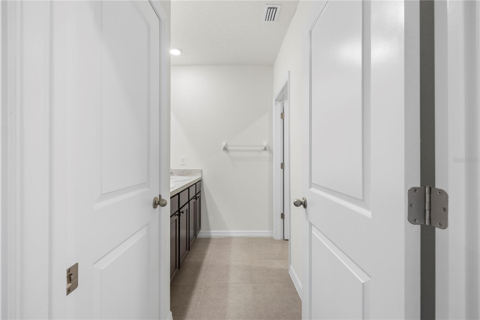 Single Family Residence at 10212 GOLDEN LIGHT CT, RIVERVIEW, photo 37 of 48
