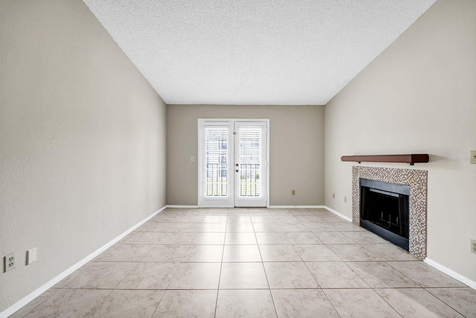 Condominium at 2550 N ALAFAYA TRL #1203, ORLANDO, photo 4 of 25