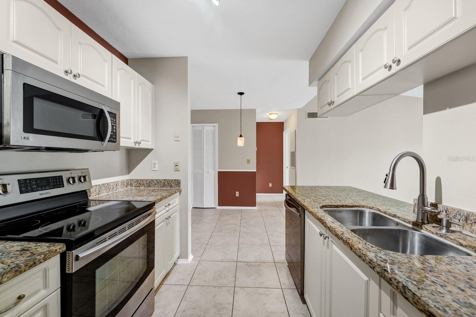 Condominium at 2550 N ALAFAYA TRL #1203, ORLANDO, photo 11 of 25