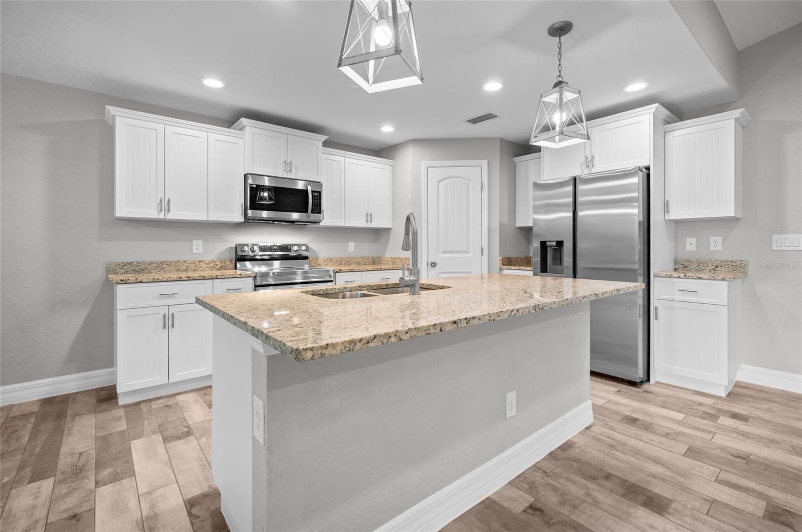 Granite Counter Tops - 315 SWEETWATER DR, ROTONDA WEST