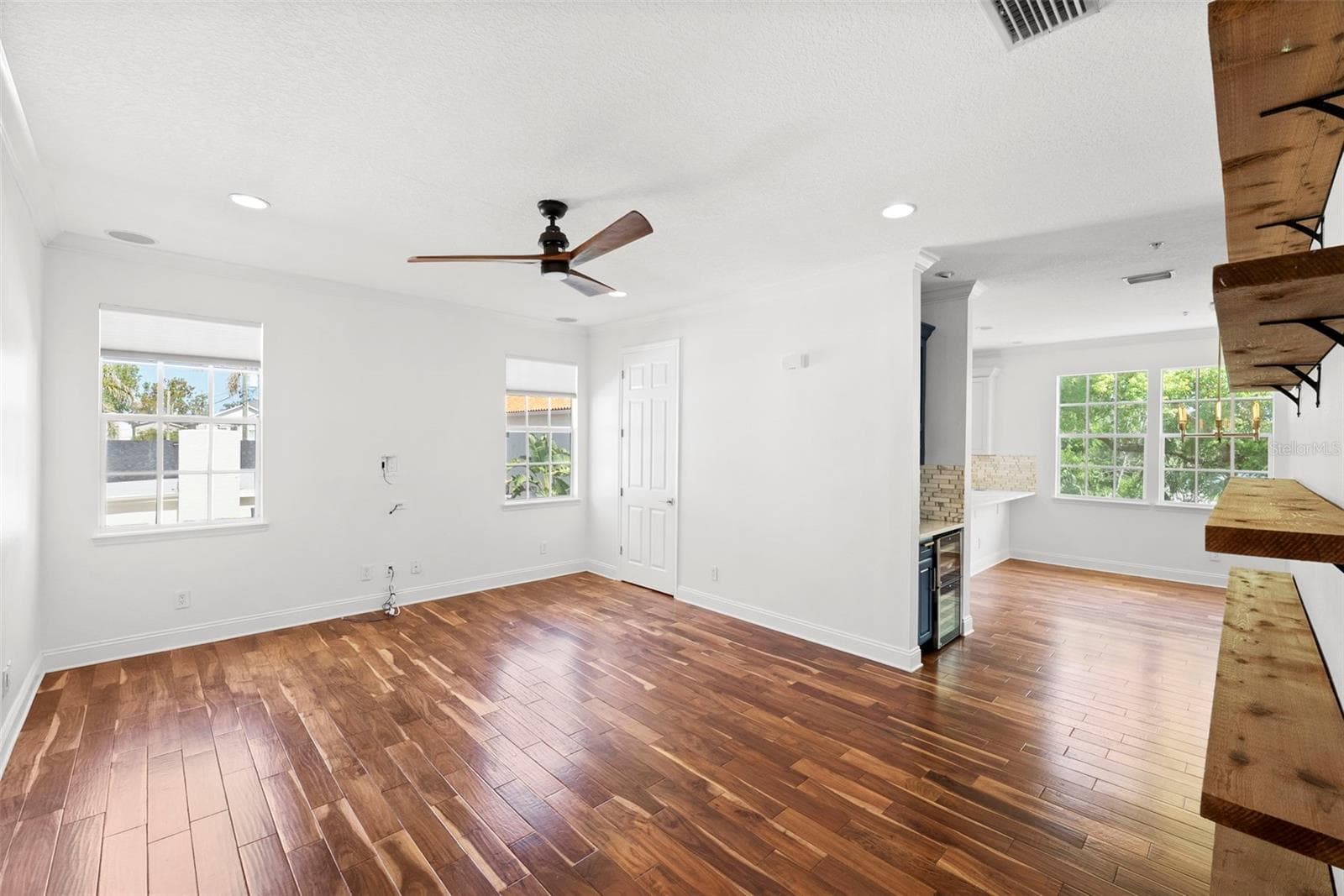 Townhouse at 2605 ESPANA CT, TAMPA, photo 11 of 32