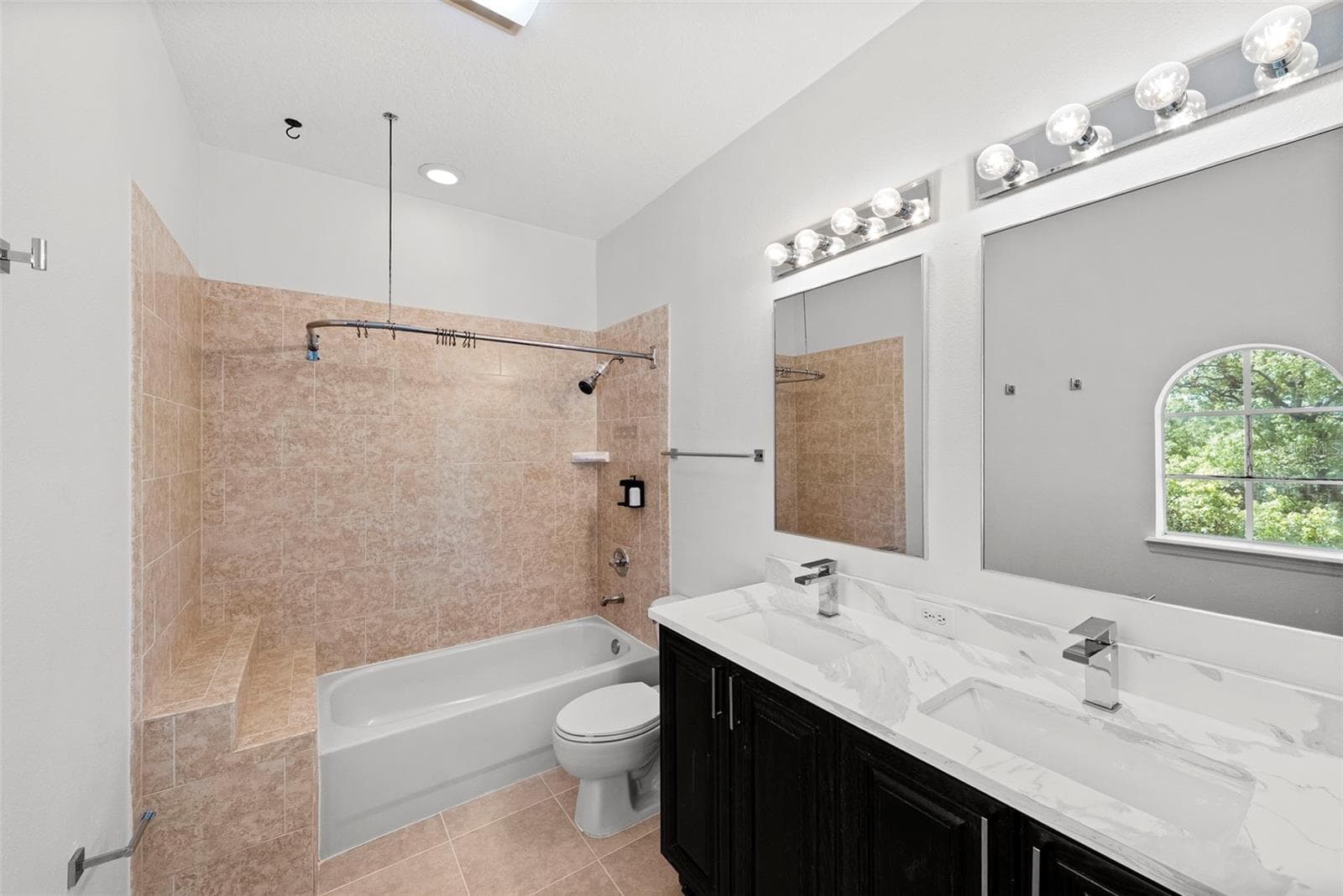 Townhouse at 2605 ESPANA CT, TAMPA, photo 27 of 32