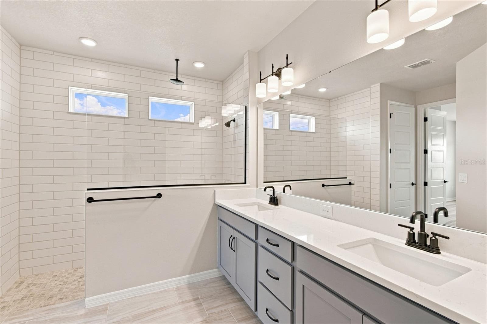 Owner's Bath - 5027 ORINOCO LN, ST CLOUD