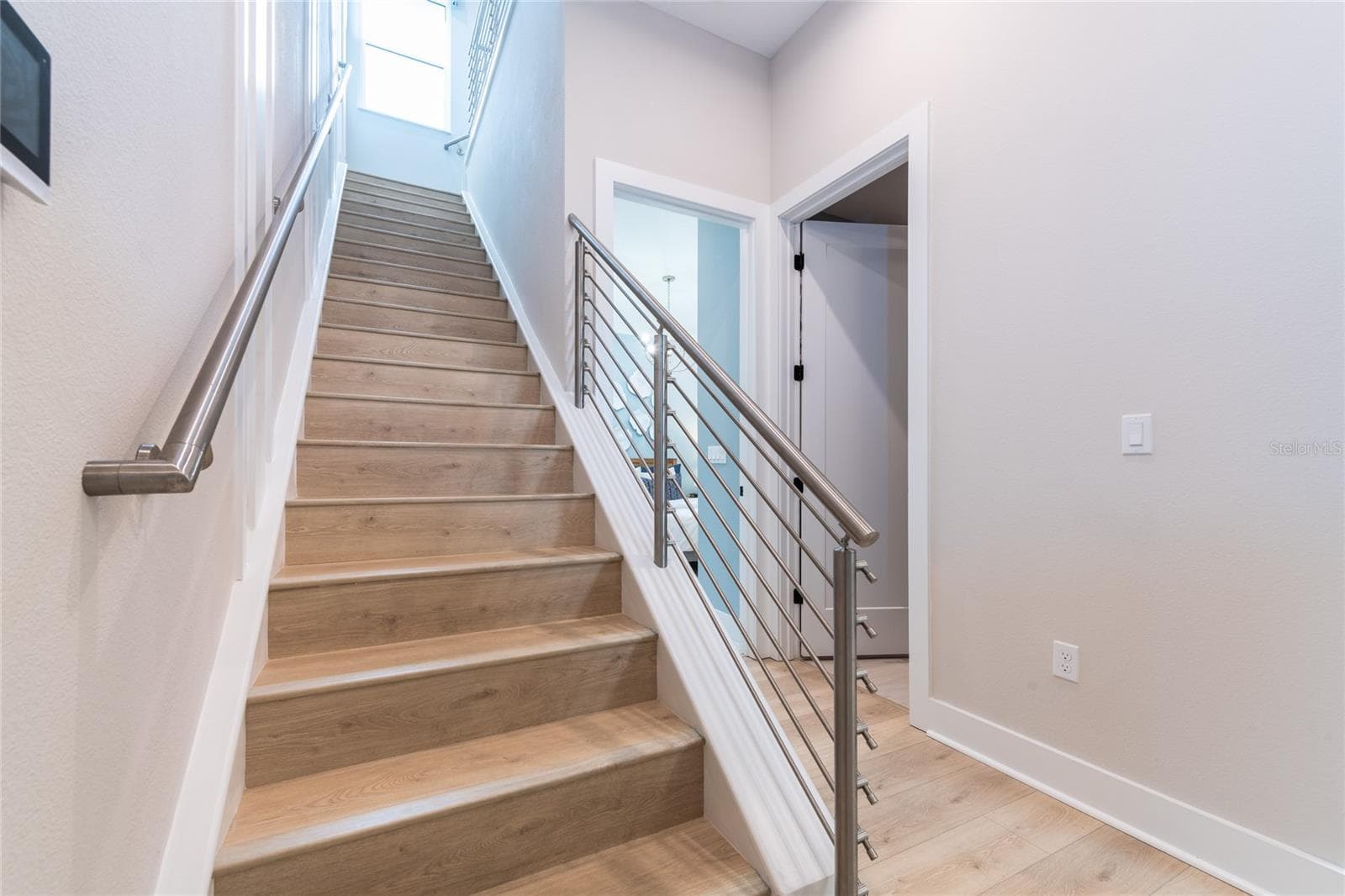 Stairs - 1631 LAKE RESERVE DR, DELAND