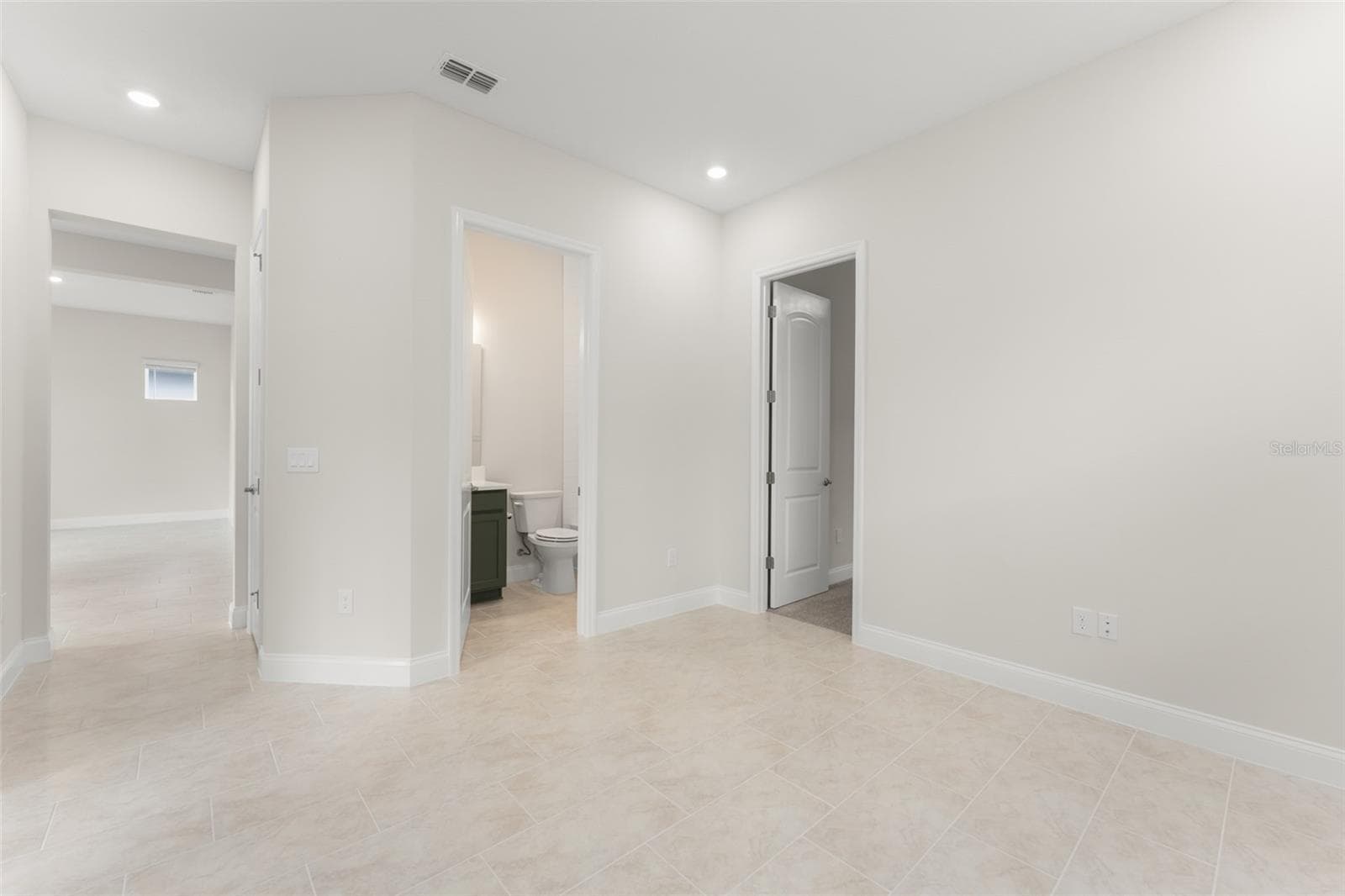 Single Family Residence at 13550 MCMILLAN DR, ORLANDO, photo 8 of 73