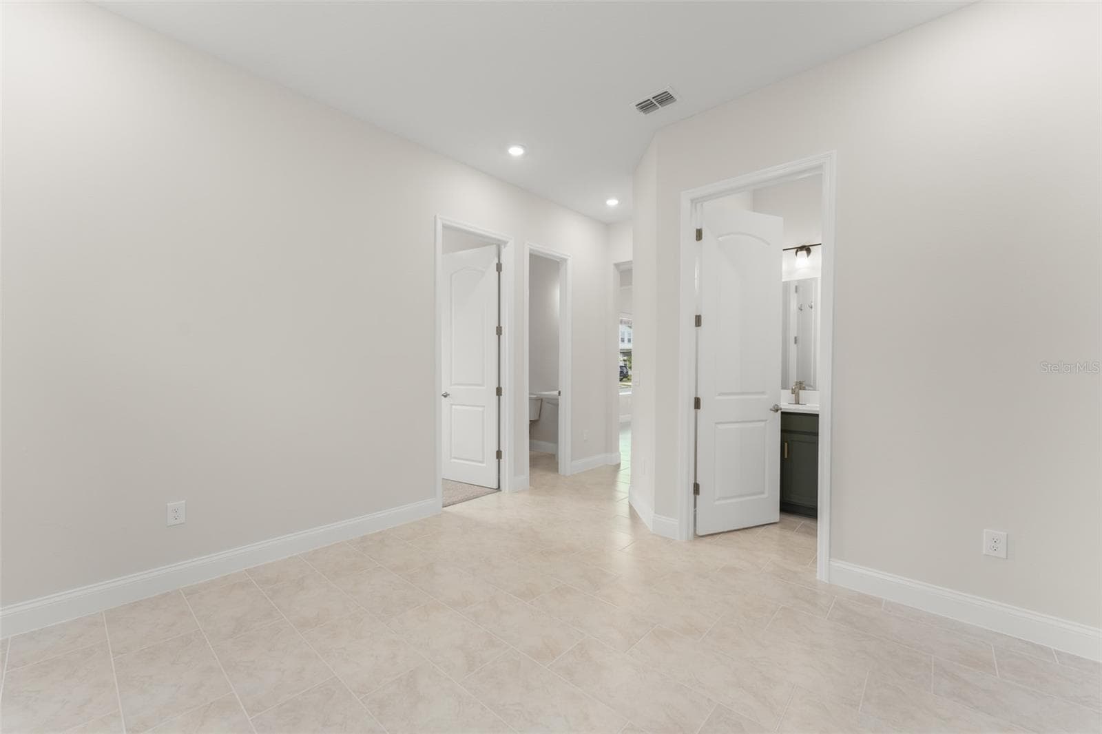 Single Family Residence at 13550 MCMILLAN DR, ORLANDO, photo 9 of 73