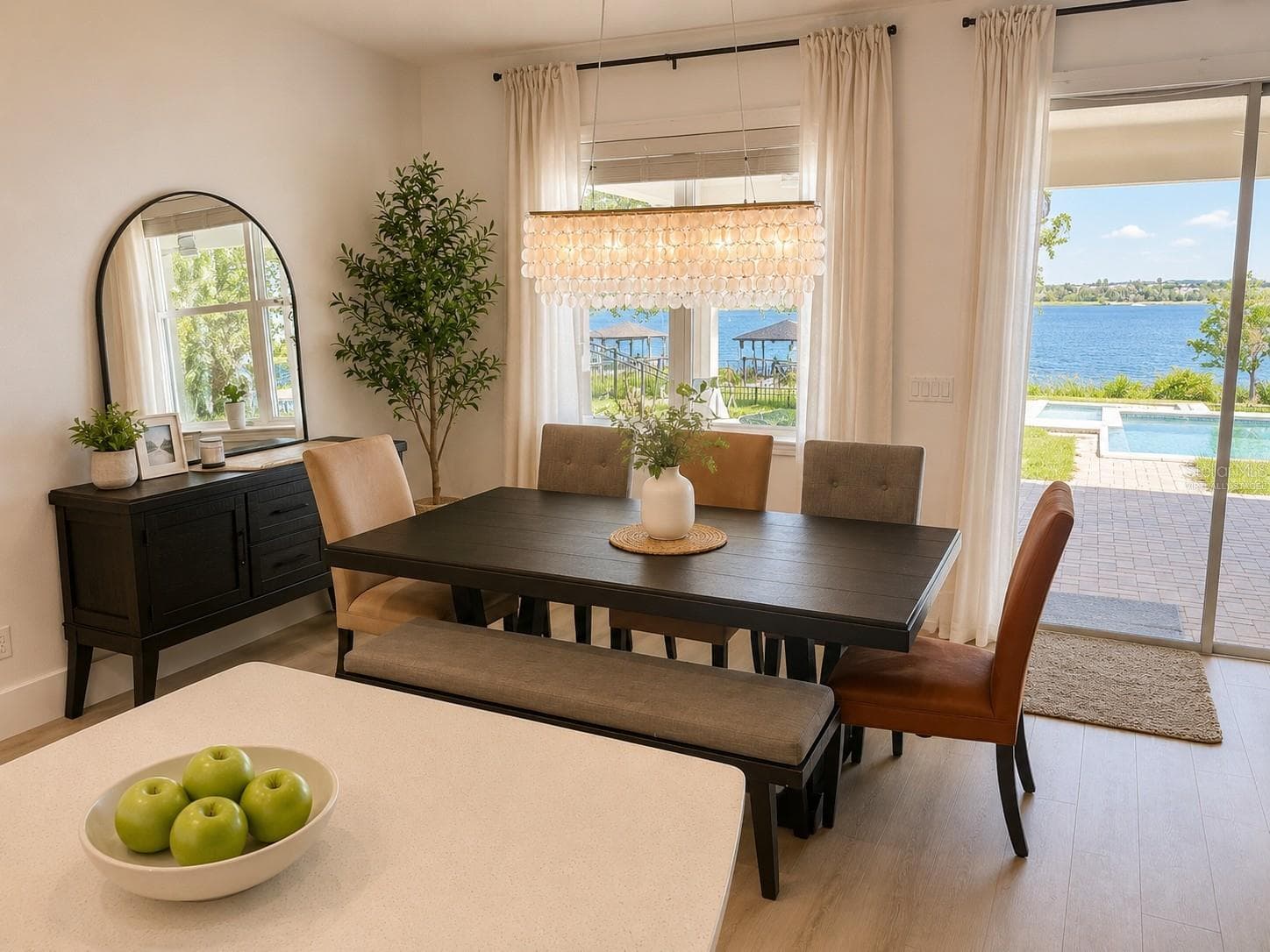 14048 Larkspur Lake Dr - Virtually staged. Dining area conveniently located off the kitchen with views toward the backyard. - 14048 LARKSPUR LAKE DR, WINTER GARDEN
