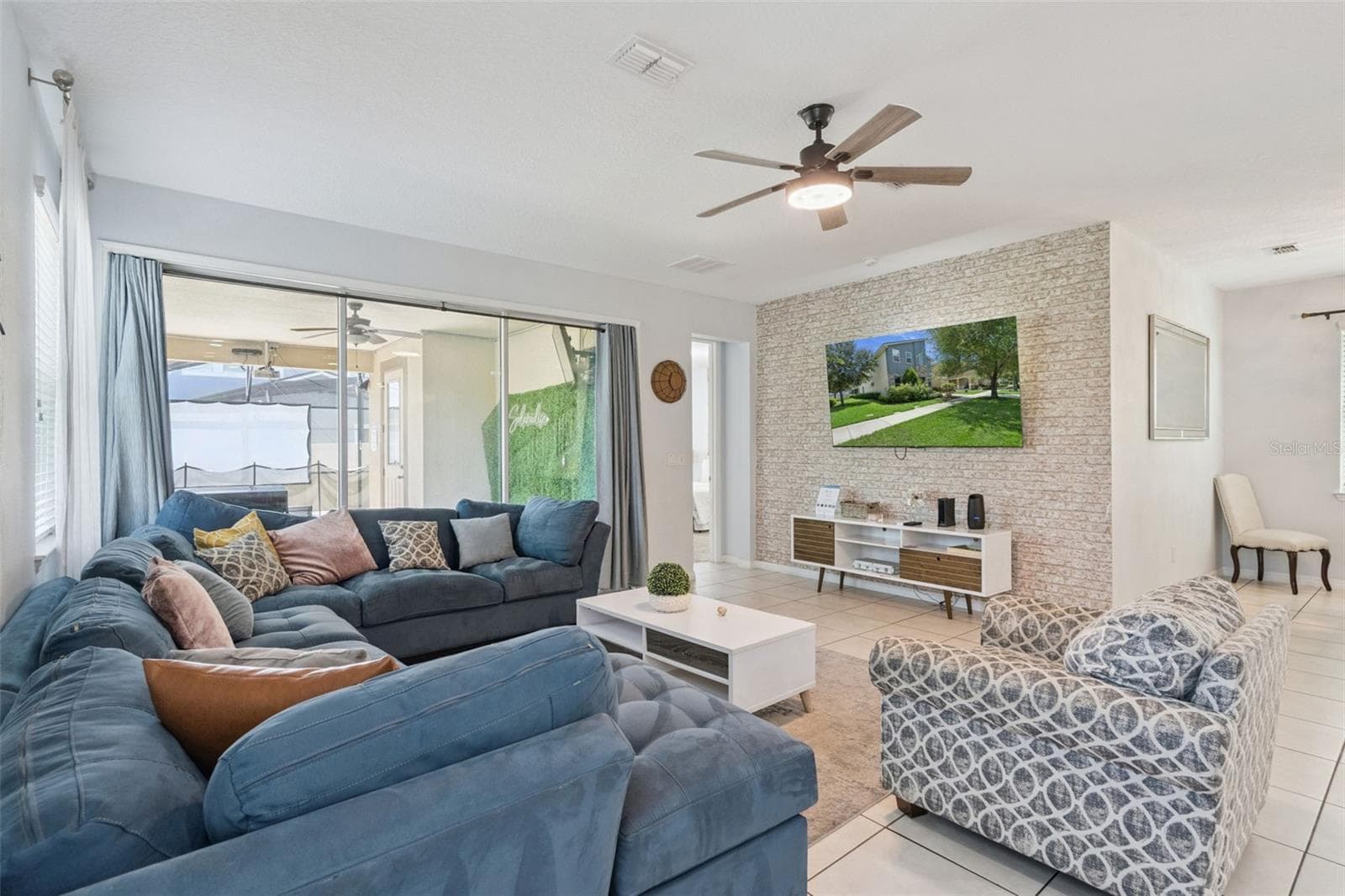 Single Family Residence at 1633 NASSAU POINT TRL, KISSIMMEE, photo 4 of 66