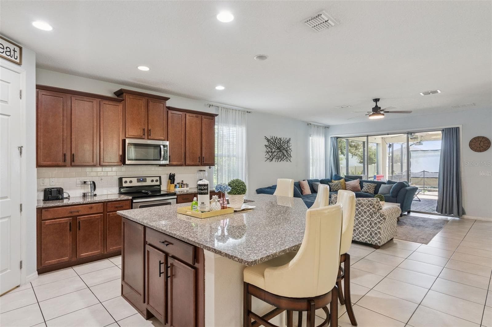 Single Family Residence at 1633 NASSAU POINT TRL, KISSIMMEE, photo 6 of 66