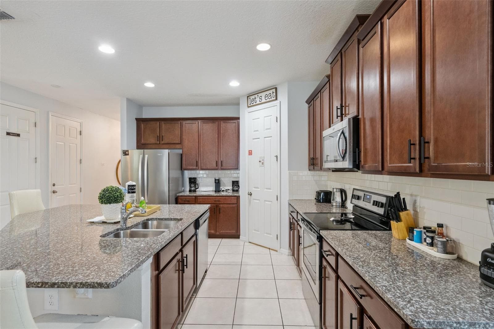 Single Family Residence at 1633 NASSAU POINT TRL, KISSIMMEE, photo 9 of 66