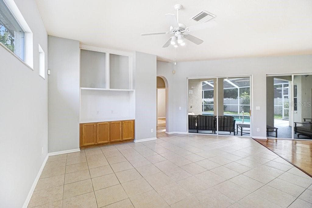 Single Family Residence at 3029 MINUTEMAN LN, BRANDON, photo 17 of 50