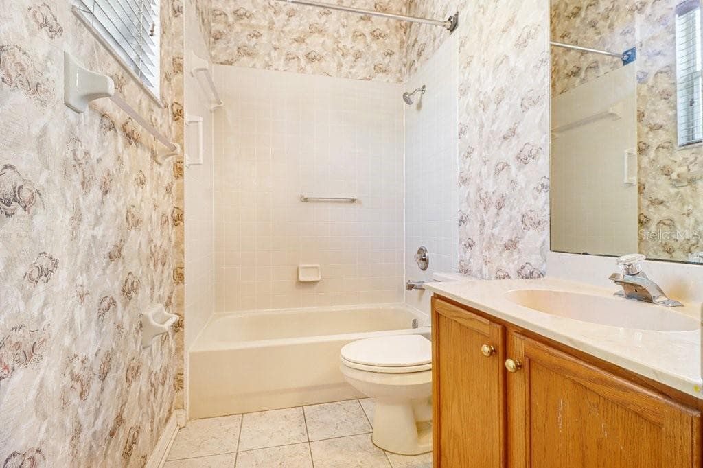 Single Family Residence at 3029 MINUTEMAN LN, BRANDON, photo 34 of 50