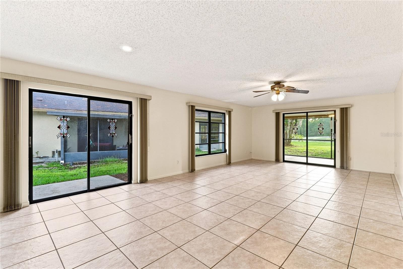 Single Family Residence at 83 GOLFVIEW DR, HOMOSASSA, photo 4 of 45
