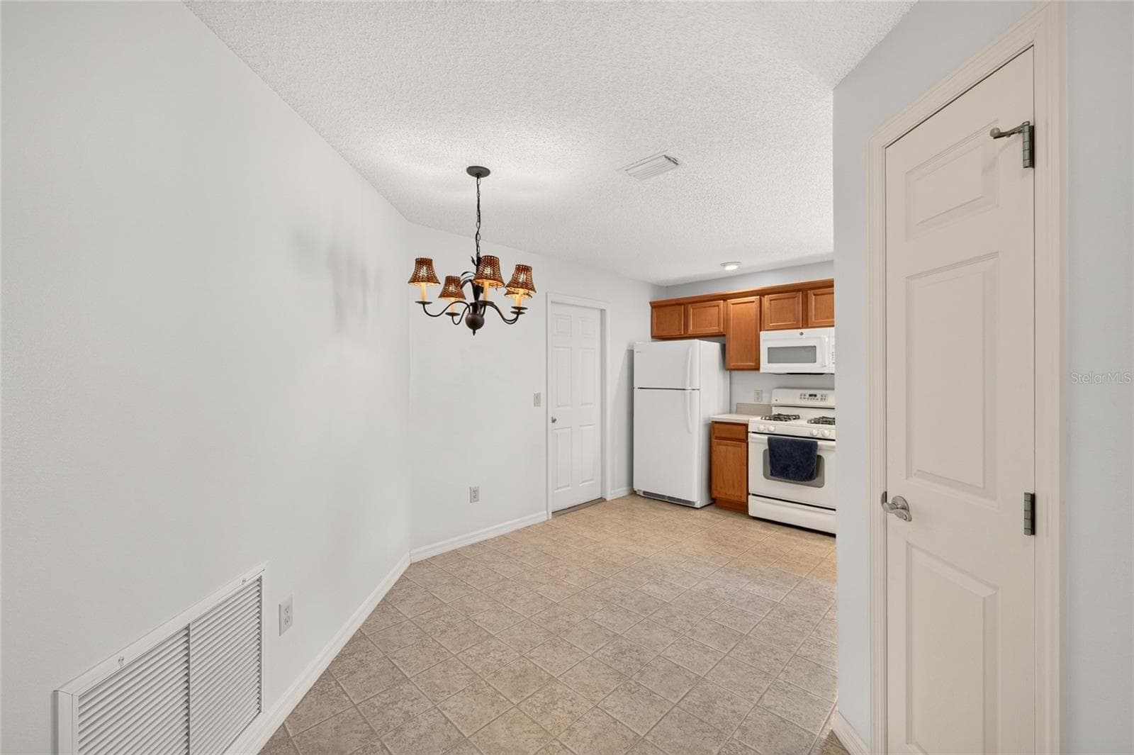 Kitchen entrance - 1049 JACKSON ST, THE VILLAGES