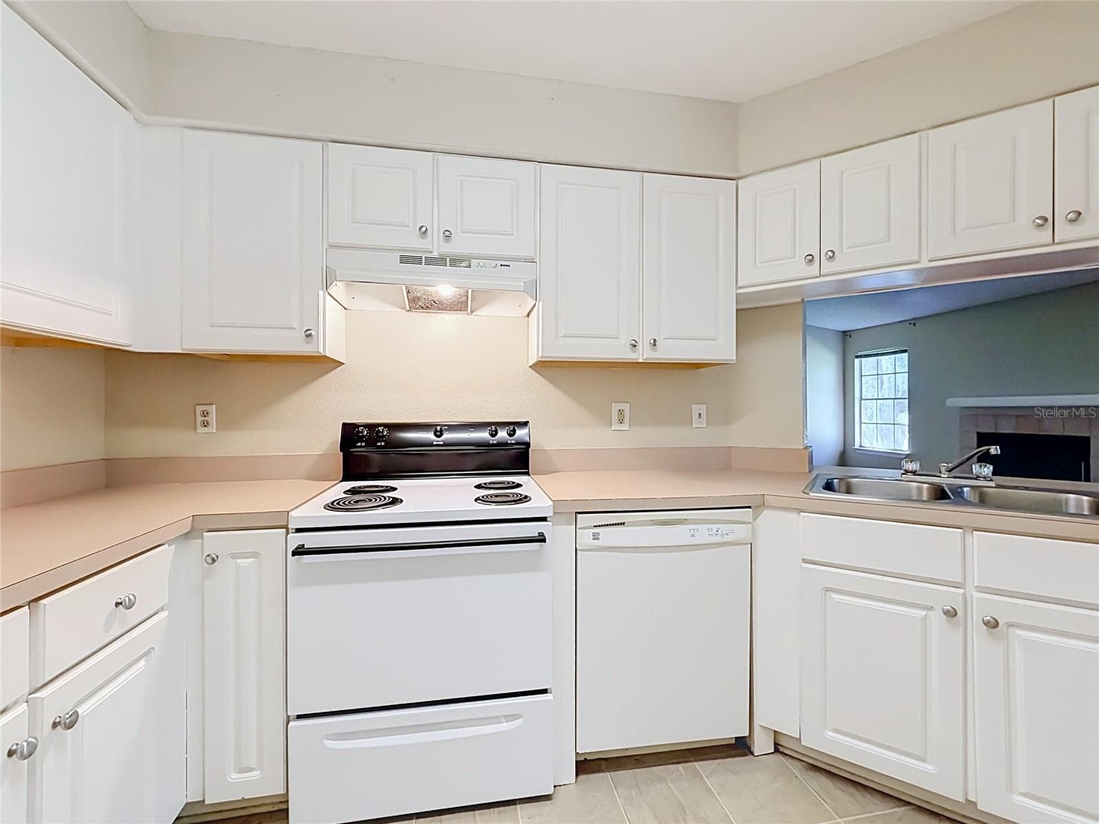 Kitchen - 2550 N ALAFAYA TRL #12205, ORLANDO
