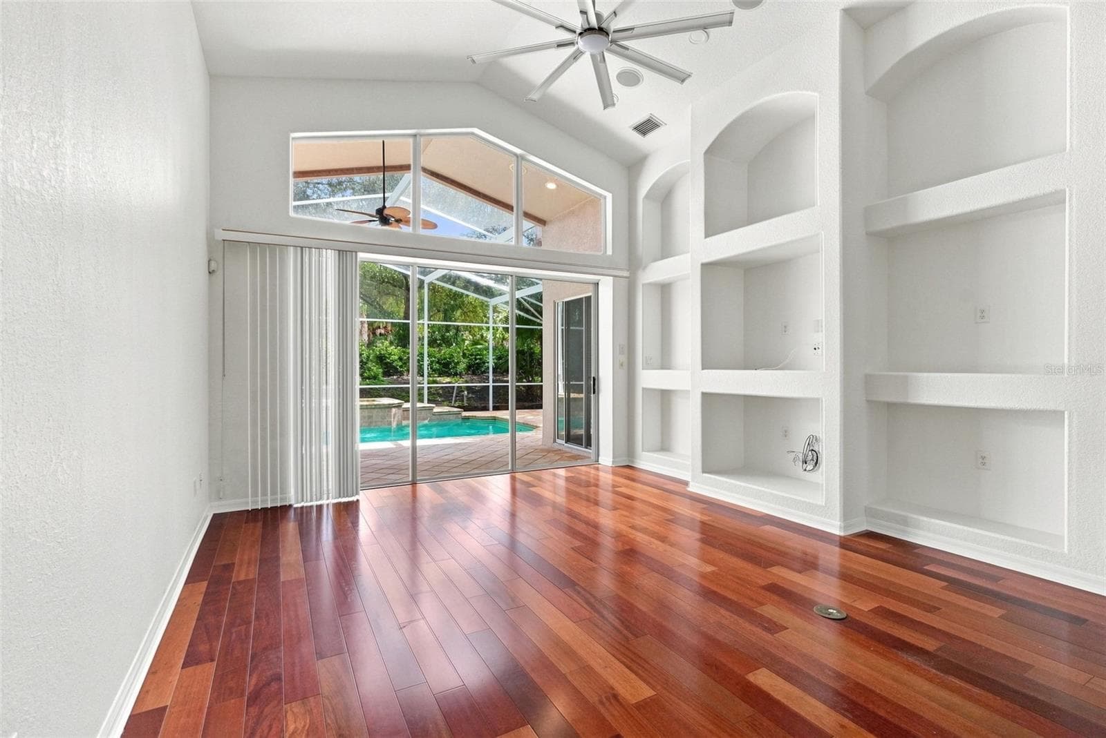 Single Family Residence at 27417 SILVER THATCH DR, WESLEY CHAPEL, photo 10 of 86