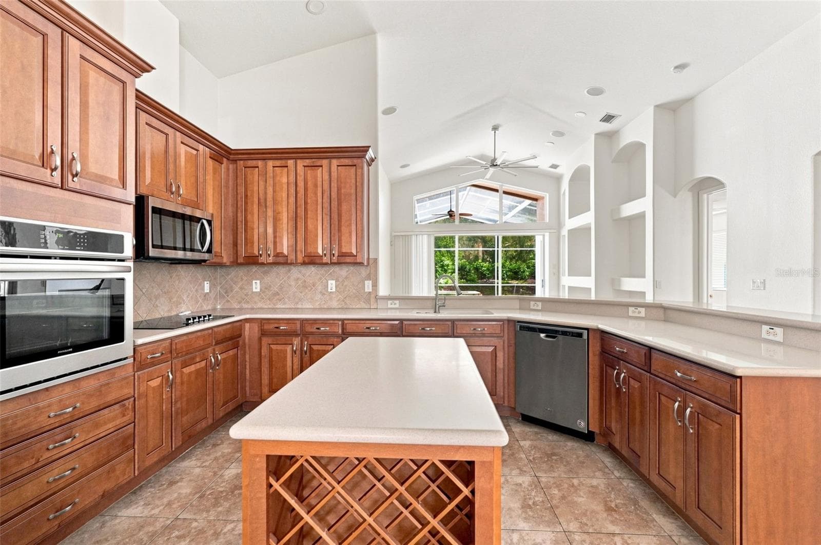 Single Family Residence at 27417 SILVER THATCH DR, WESLEY CHAPEL, photo 13 of 86