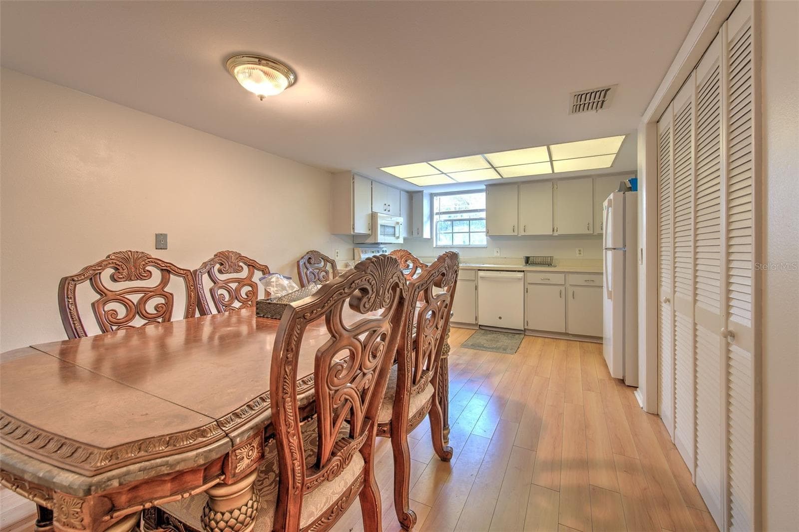 dining area and kitchen - 14454 REUTER STRASSE CIR #712, TAMPA