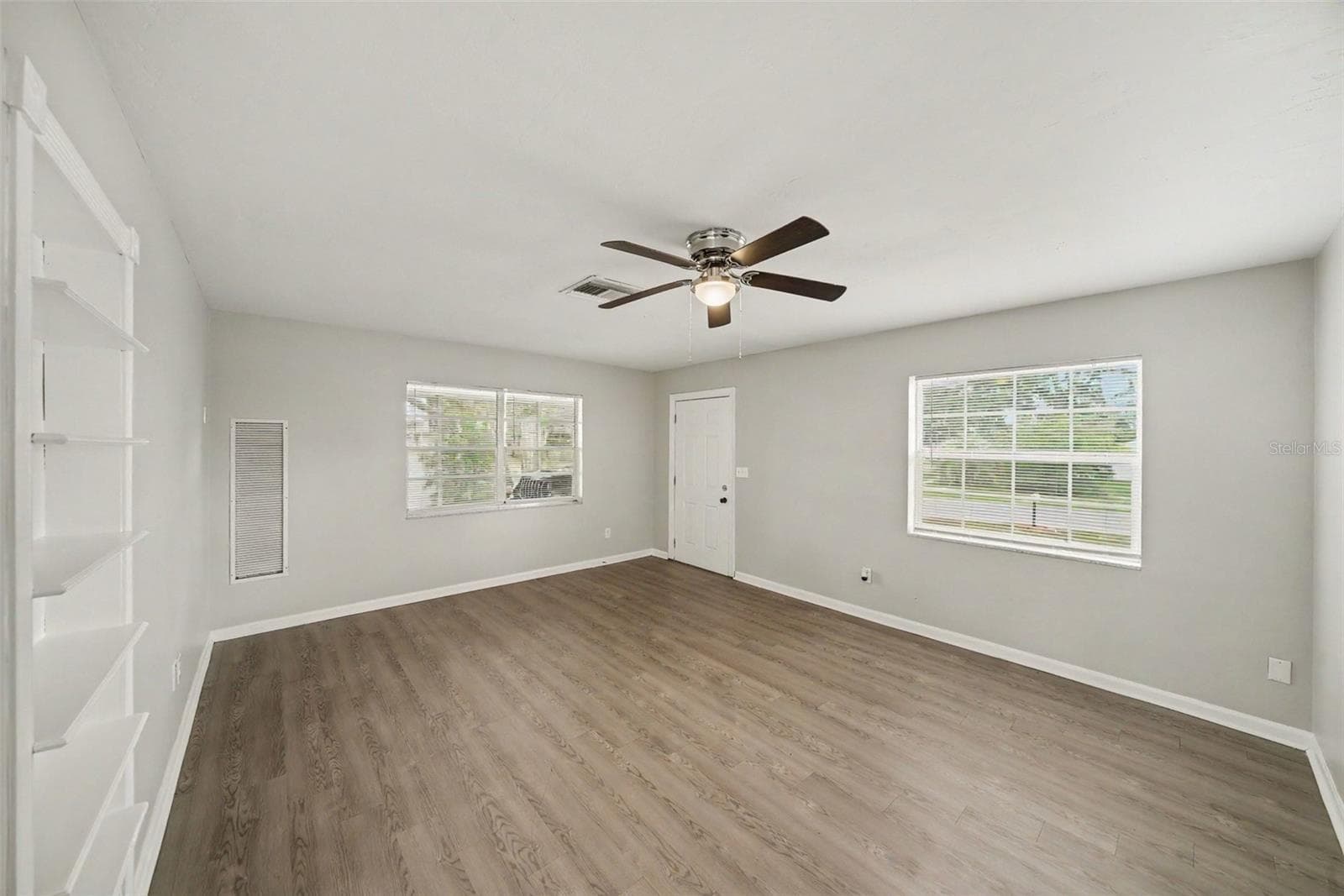 Single Family Residence at 6925 TREEHAVEN DR, SPRING HILL, photo 5 of 27