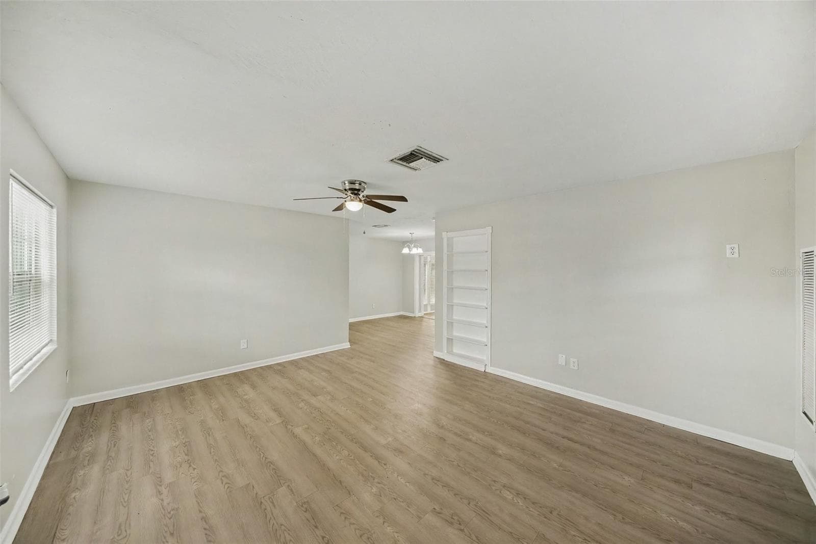 Single Family Residence at 6925 TREEHAVEN DR, SPRING HILL, photo 6 of 27