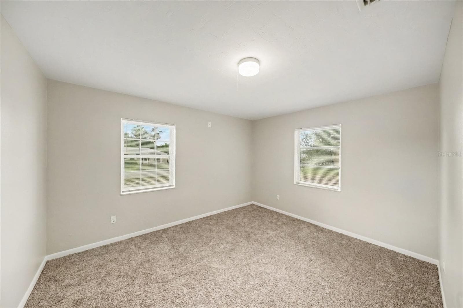 Single Family Residence at 6925 TREEHAVEN DR, SPRING HILL, photo 17 of 27