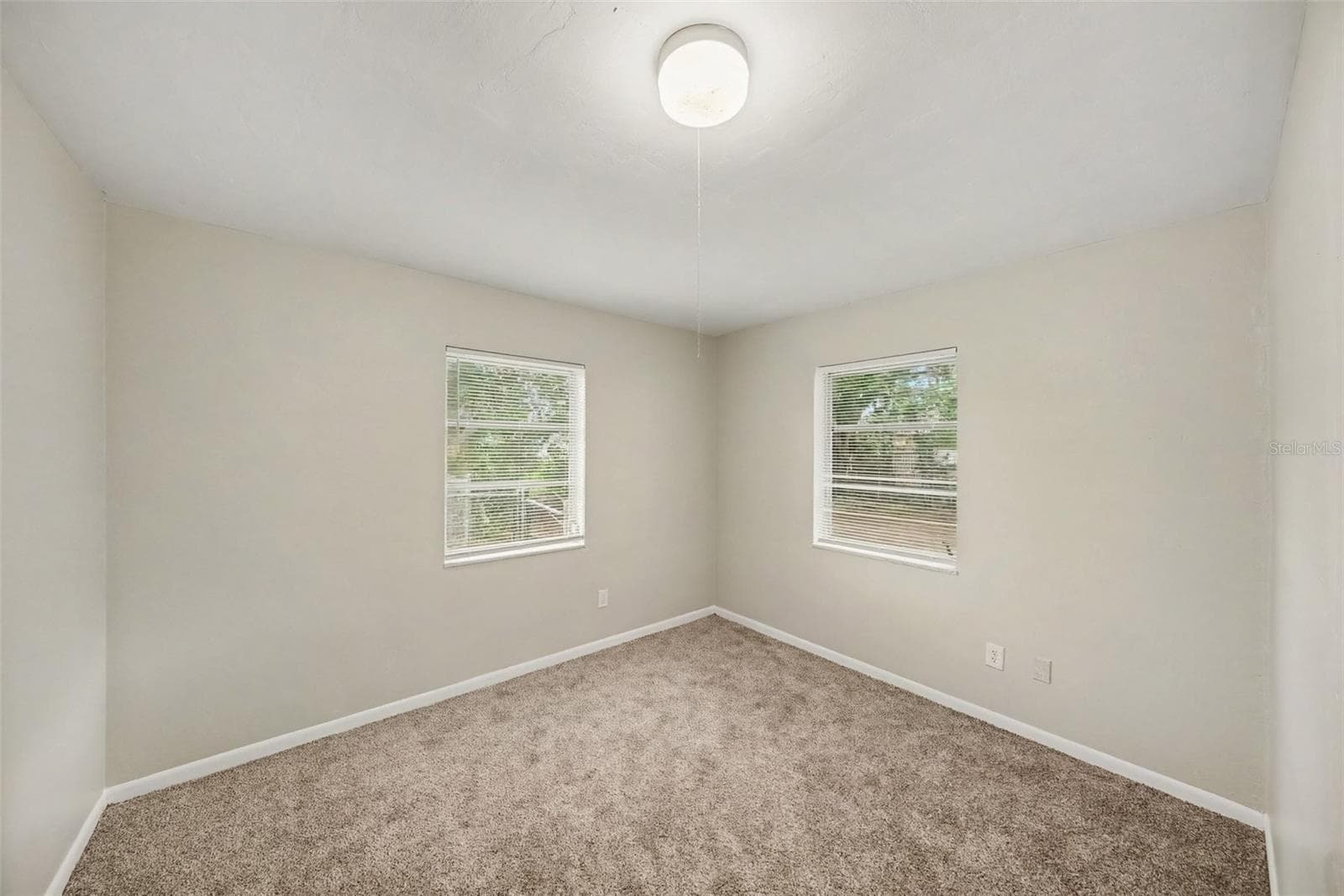 Single Family Residence at 6925 TREEHAVEN DR, SPRING HILL, photo 19 of 27