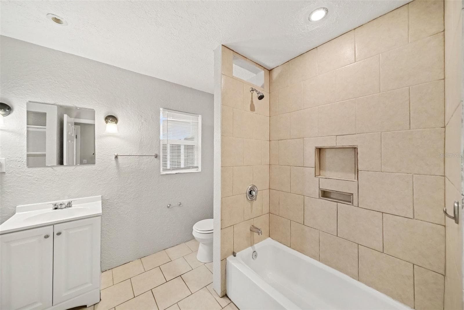Single Family Residence at 6925 TREEHAVEN DR, SPRING HILL, photo 22 of 27