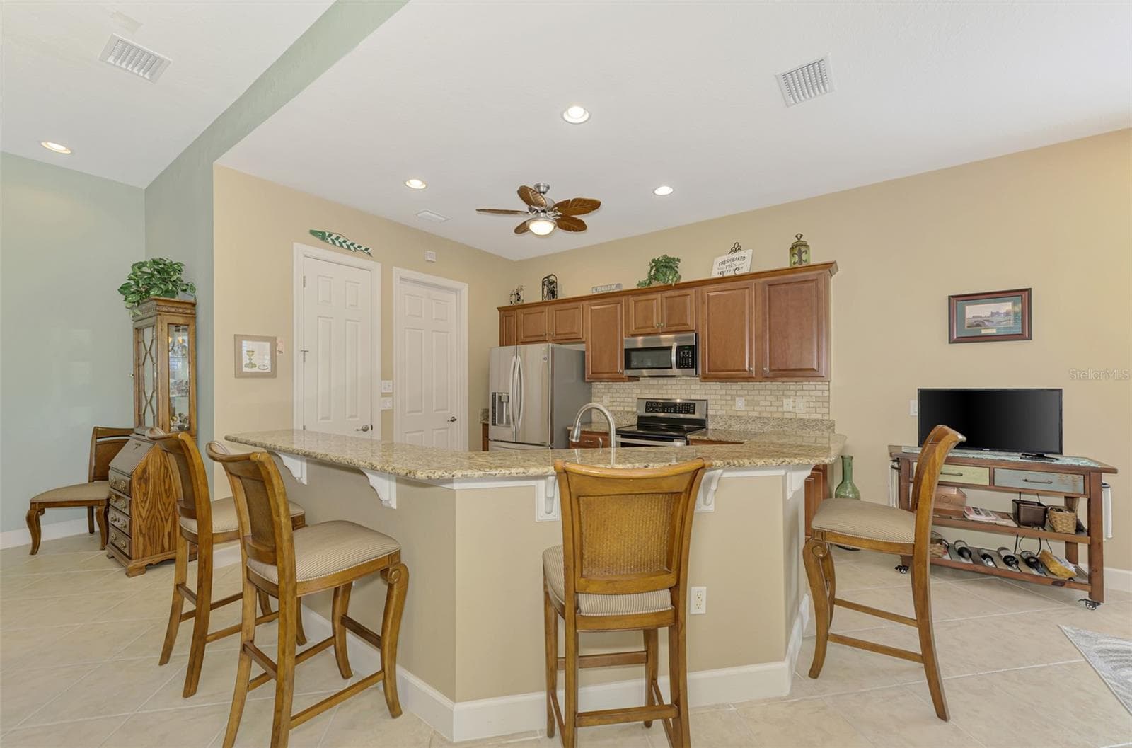Single Family Residence at 13344 CREEKSIDE LN, PORT CHARLOTTE, photo 10 of 67